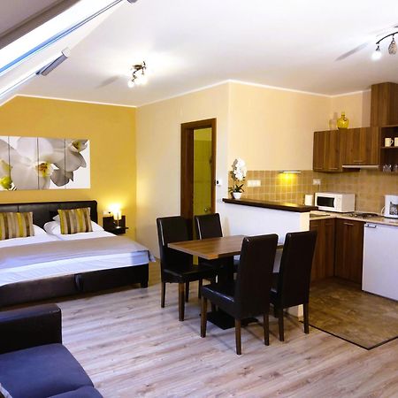 Gellény Lux Apartman Gyula Kültér fotó
