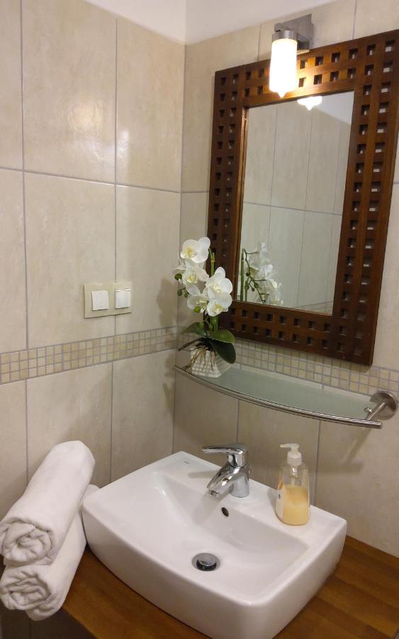Gellény Lux Apartman Gyula Kültér fotó