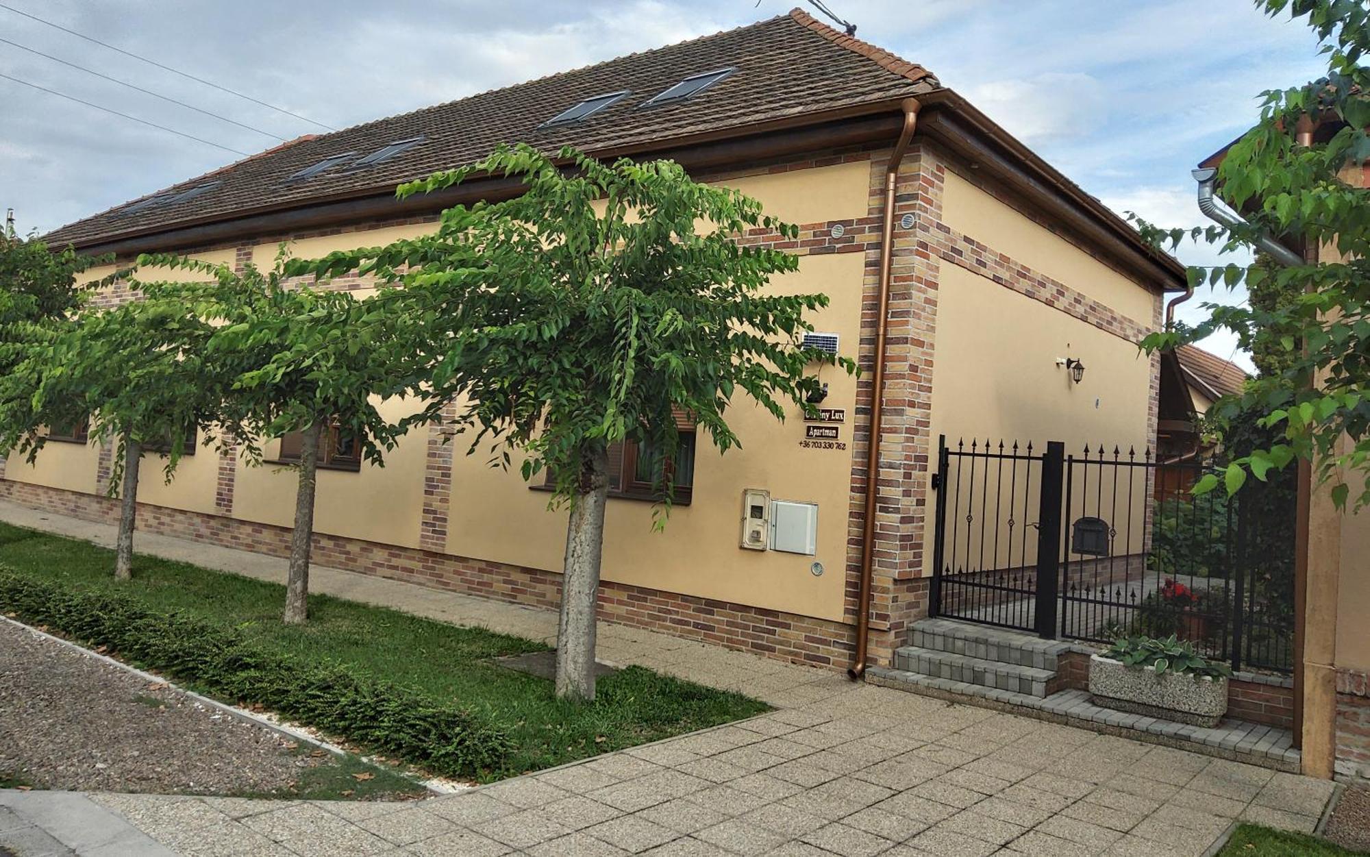 Gellény Lux Apartman Gyula Kültér fotó
