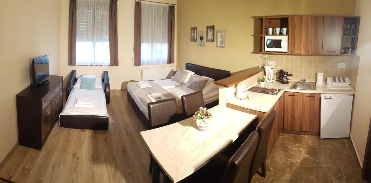 Gellény Lux Apartman Gyula Kültér fotó