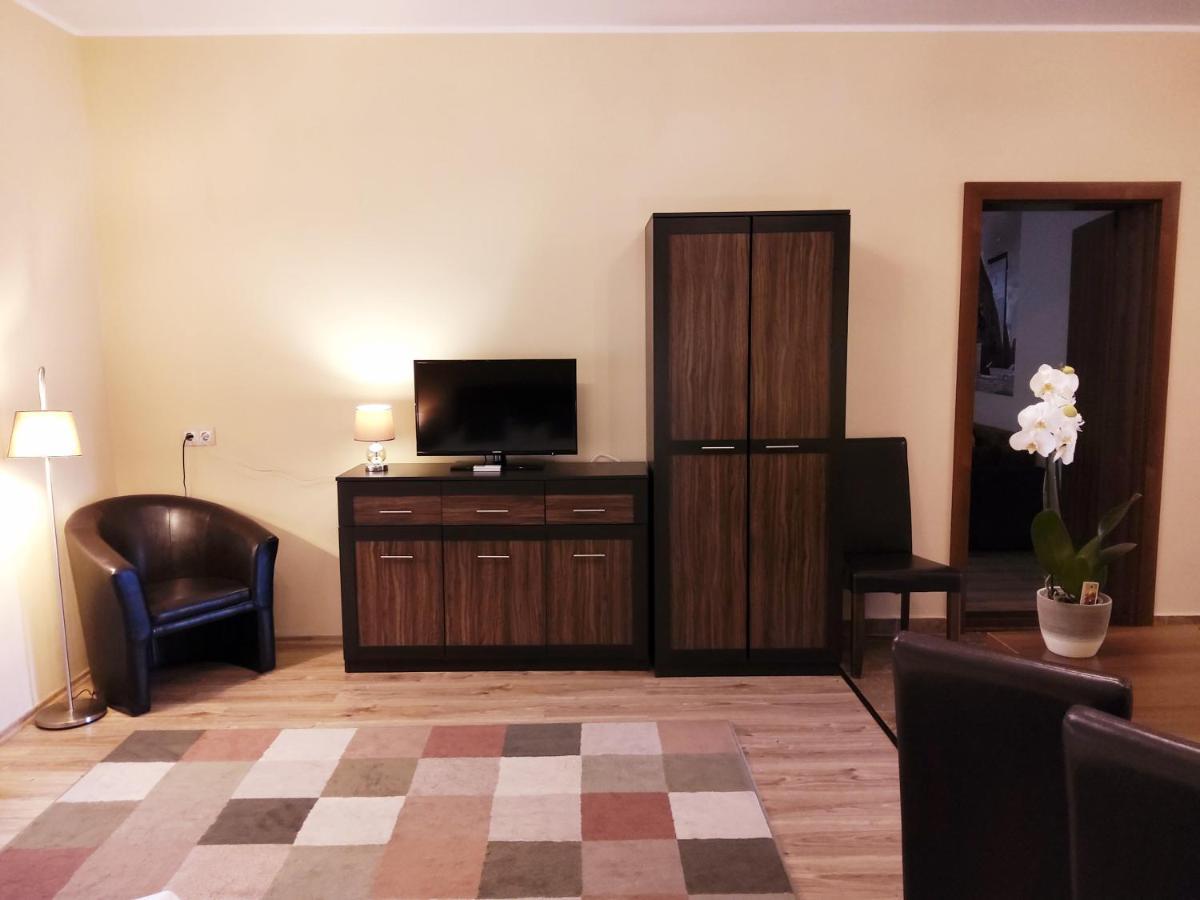 Gellény Lux Apartman Gyula Kültér fotó